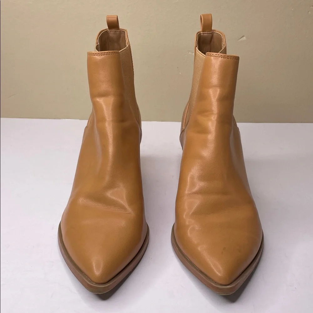 UNIVERSAL THREADS Ankle Boot Camel Vegan Leather Block Heel Western Vibe 9